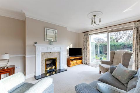 2 bedroom bungalow for sale, Grantley Court, Farnham, Surrey, GU9