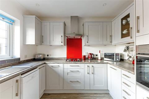 2 bedroom bungalow for sale, Grantley Court, Farnham, Surrey, GU9