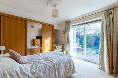 2 bedroom bungalow for sale, Grantley Court, Farnham, Surrey, GU9