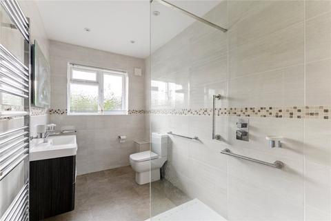 2 bedroom bungalow for sale, Grantley Court, Farnham, Surrey, GU9