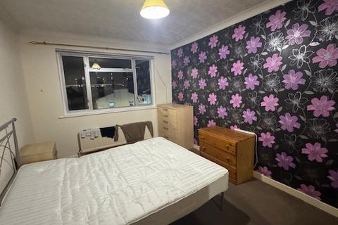 undefined, Victoria Road, Romford RM1