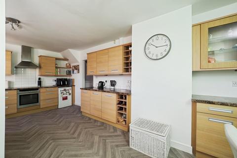 undefined, Farnborough Road, Clifton, Nottingham, NG11
