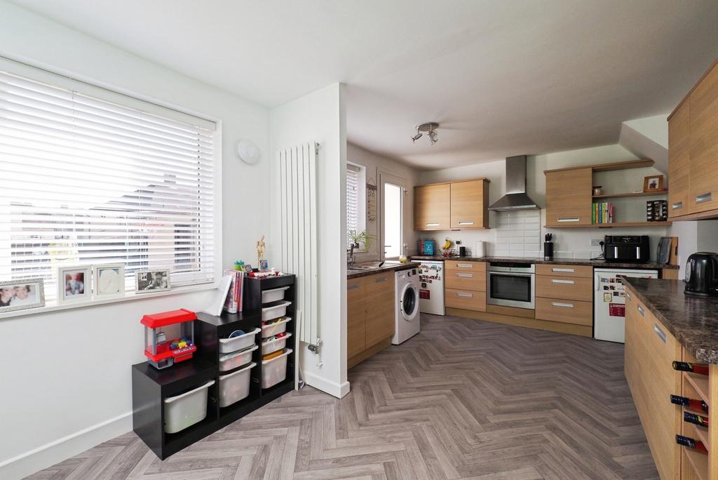 Fitted Kitchen