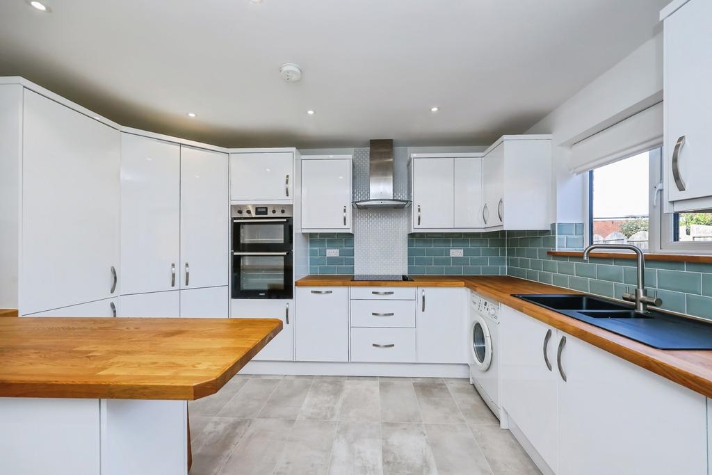 Fitted Kitchen