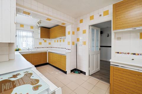 3 bedroom semi-detached house for sale, Newholm Drive, Silverdale, Nottingham, NG11