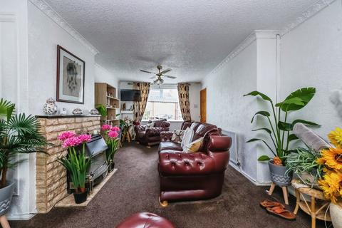 3 bedroom semi-detached house for sale, Summerwood Lane, Clifton, Nottingham, NG11