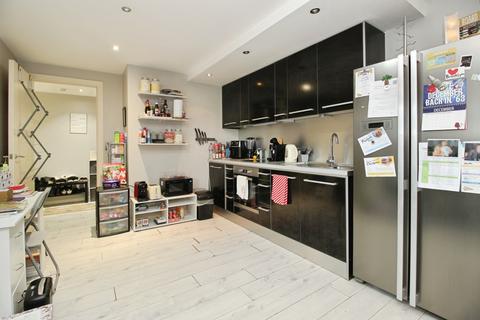 2 bedroom flat for sale, West Point, Wellington Street, Leeds, West Yorkshire, LS1