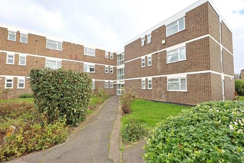 Stratton Close, Edgware HA8