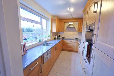 3 bedroom flat for sale, Stratton Close, Edgware HA8