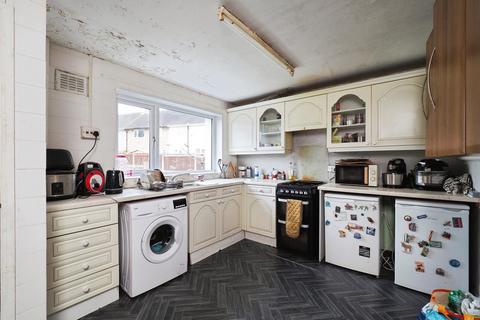 3 bedroom terraced house for sale, Thistledown Road, Clifton, Nottingham, NG11