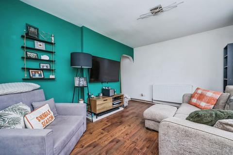 undefined, Farnborough Road, Clifton, Nottingham, NG11