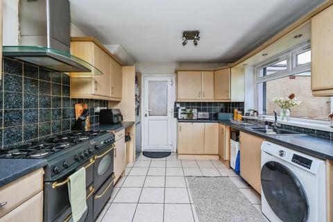 undefined, Farnborough Road, Clifton, Nottingham, NG11