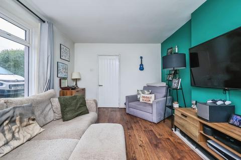 undefined, Farnborough Road, Clifton, Nottingham, NG11