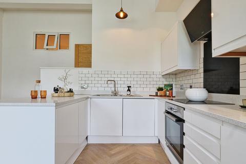 2 bedroom flat for sale, North Street, Leeds, West Yorkshire, LS2