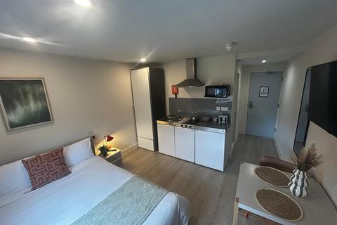 Studio to rent, London Road, Thornton Heath CR7