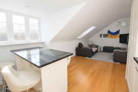 2 bedroom apartment for sale, West Street Lane, Carshalton Village SM5
