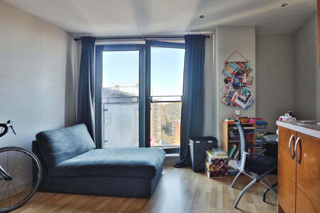 Living / Kitchen