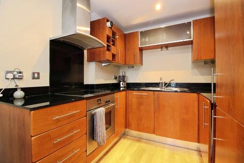 2 bedroom flat for sale, Armouries Way, LEEDS, West Yorkshire, LS10