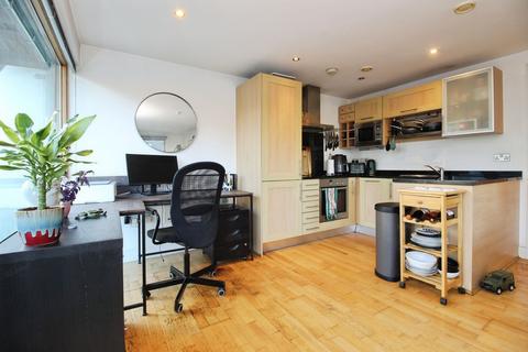 2 bedroom flat for sale, Chadwick Street, Hunslet, Leeds, West Yorkshire, LS10