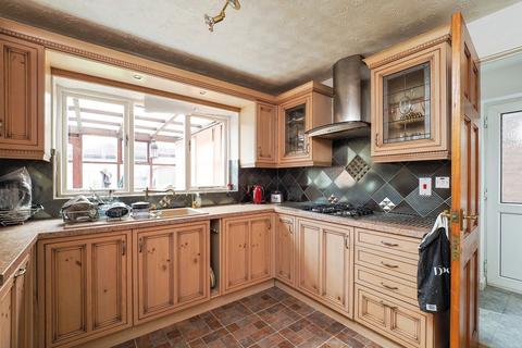 3 bedroom detached house for sale, Hazelwood Drive, Hucknall, Nottingham, Nottinghamshire, NG15