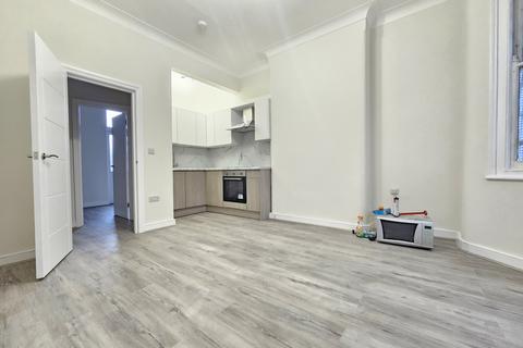 2 bedroom ground floor flat to rent, Linley Road, London N17
