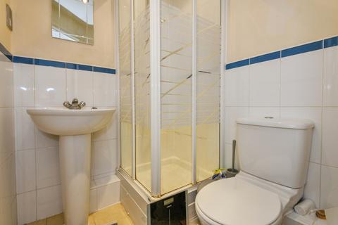2 bedroom flat for sale, Blackthorn Drive, Huddersfield, West Yorkshire, HD3