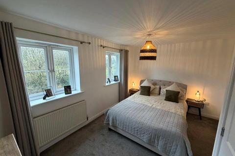 3 bedroom semi-detached house for sale, Beckside, Halifax, West Yorkshire, HX3