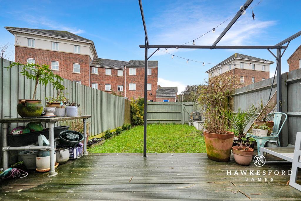 Moonstone Square, Sittingbourne - Garden