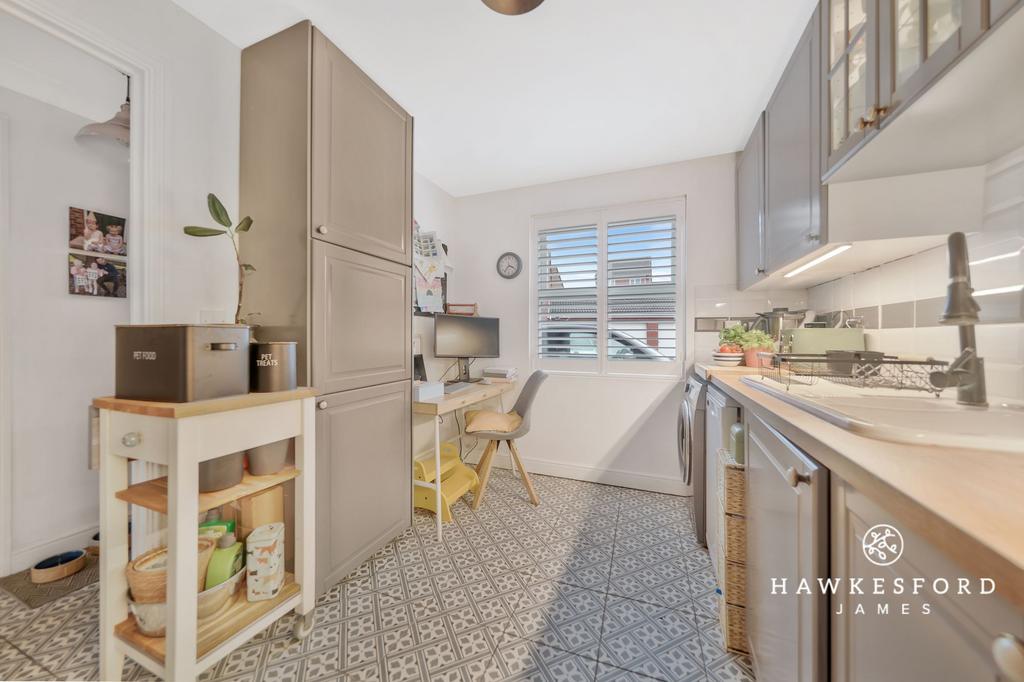 Moonstone Square, Sittingbourne - Kitchen