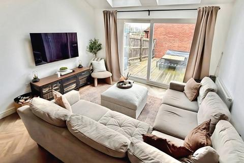 3 bedroom terraced house for sale, Poets Close, Hucknall, Nottingham, Nottinghamshire, NG15