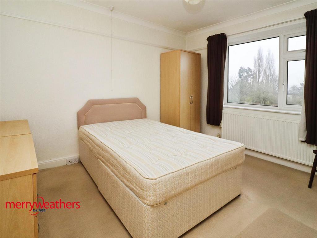 Rear bedroom