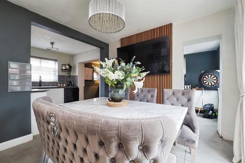 3 bedroom semi-detached house for sale, Elizabeth Close, Hucknall, Nottingham, Nottinghamshire, NG15