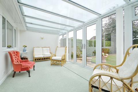 2 bedroom bungalow for sale, Park Gate, Knaresborough, North Yorkshire, HG5