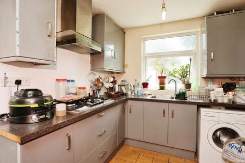 undefined, Chestnut Avenue, Leicester, Leicestershire, LE5