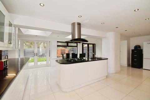 5 bedroom detached house for sale, Parkside Close, LEICESTER, Leicestershire, LE4