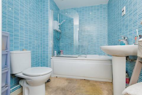 2 bedroom flat for sale, Kepwick Road, Hamilton, Leicester, Leicestershire, LE5