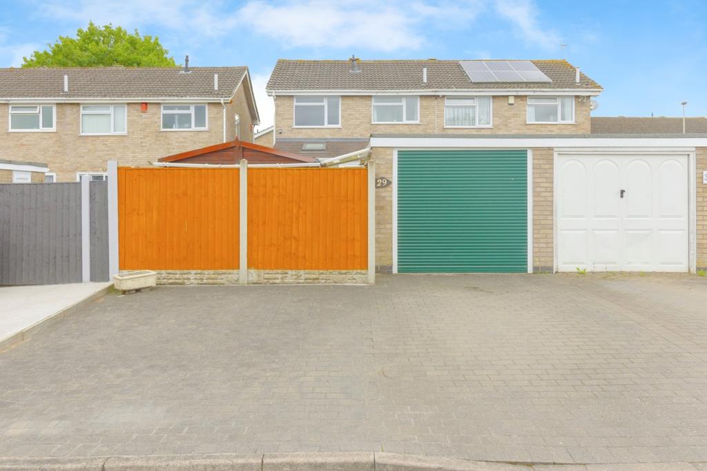 Garage & Driveway