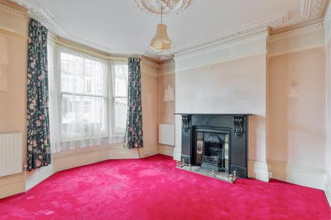 undefined, Newton Avenue, London