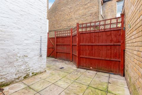 undefined, Newton Avenue, London