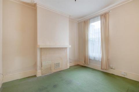 undefined, Newton Avenue, London