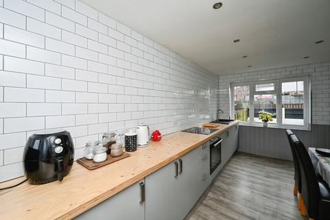 3 bedroom end of terrace house for sale, Simpson Road, Mansfield, Nottinghamshire, NG19