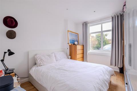 2 bedroom detached house to rent, Steep Hill, Lambeth SW16
