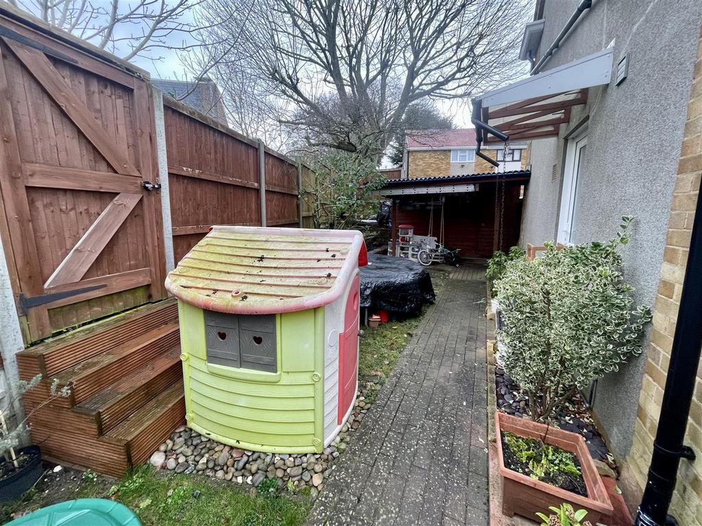 Side garden.jpeg
