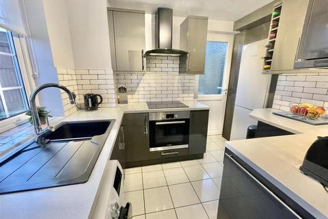 2 bedroom end of terrace house for sale, Beechwood Avenue, Potters Bar EN6