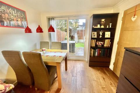 2 bedroom end of terrace house for sale, Beechwood Avenue, Potters Bar EN6