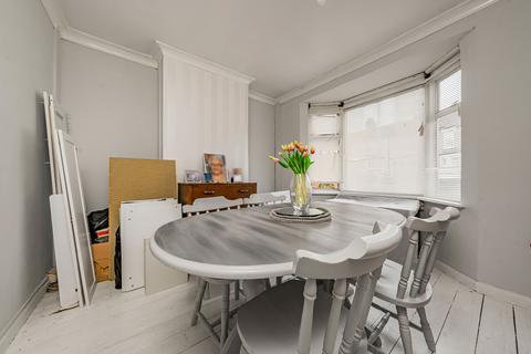 3 bedroom semi-detached house for sale, Kingsley Road, Hounslow, TW3