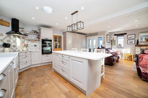 4 bedroom detached house for sale, Robin Down Lane, Mansfield, Nottinghamshire, NG18