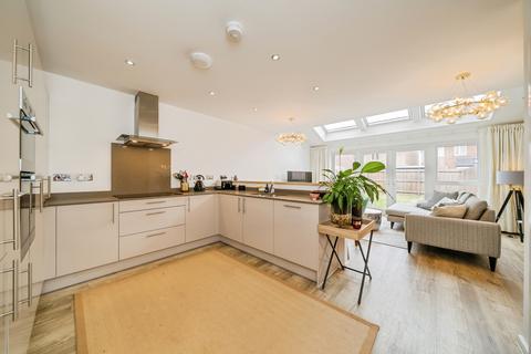 4 bedroom semi-detached house for sale, Beacon Fell Drive, Warrington, Cheshire, WA1