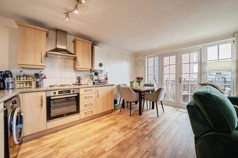 2 bedroom flat for sale, Elphins Drive, WARRINGTON, Cheshire, WA4