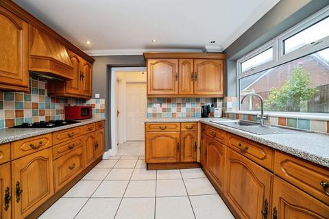 3 bedroom semi-detached house for sale, Cambridge Close, Rainworth, Mansfield, Nottinghamshire, NG21